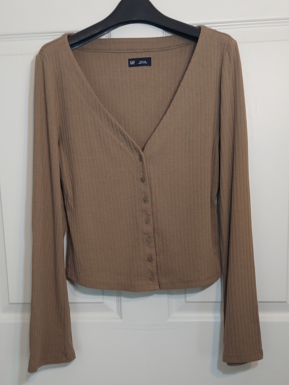 NWOT GAP Olive Ribbed Button Front Bell Sleeve Top Size M